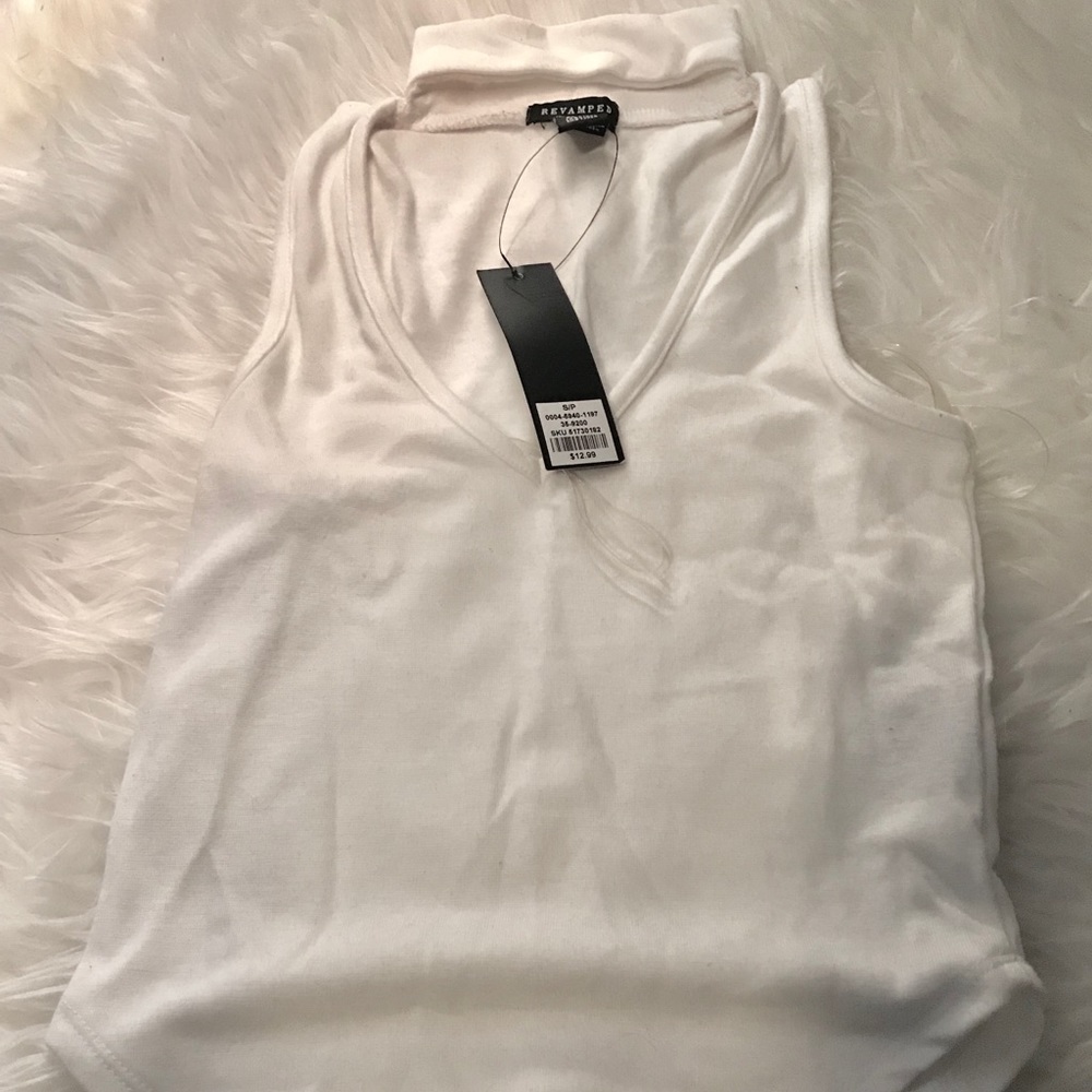 ⭕️3 for $15 | Revamped choker style white top